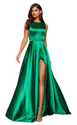 9 of 24 Sherri Hill 52407 Emerald